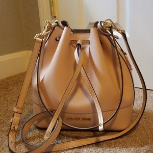 Michael Kors blush bucket bag